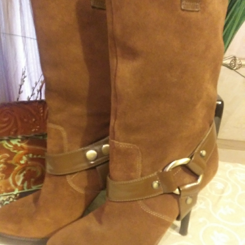 BC BG suede mid calf boots